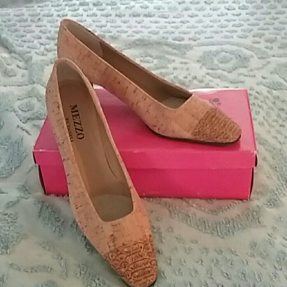 Mezzo Natural Cork heels by VANELi